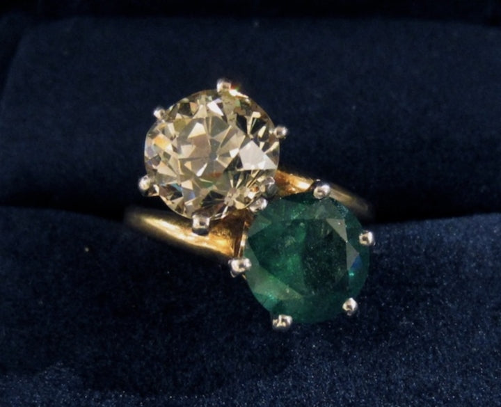 Romantic Toi et Moi Engagement Ring