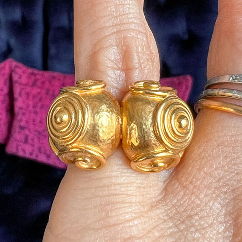 Vintage Zolotas Ring sold by Doyle and Doyle an antique and vintage jewelry boutique