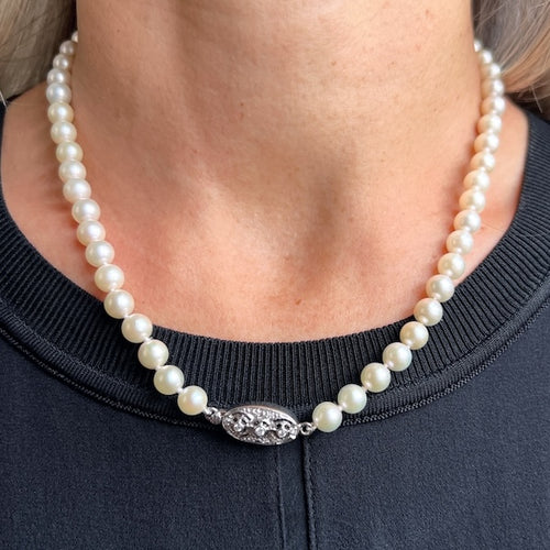 Vintage Pearl Single Strand Necklace