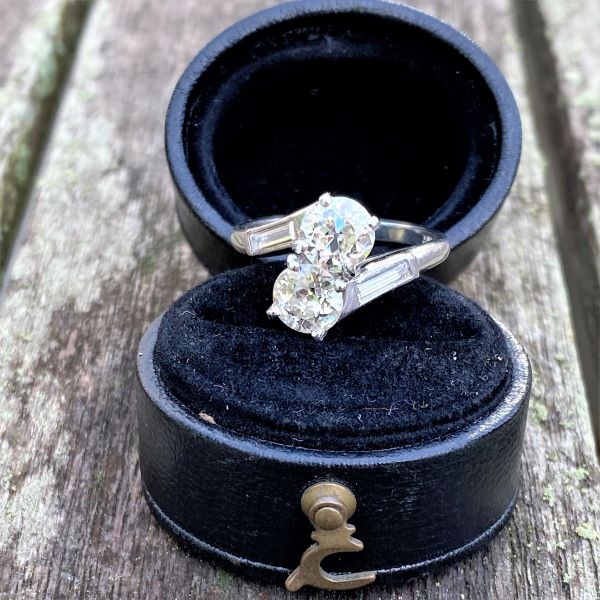 Vintage Bypass Toi et Moi Engagement Ring