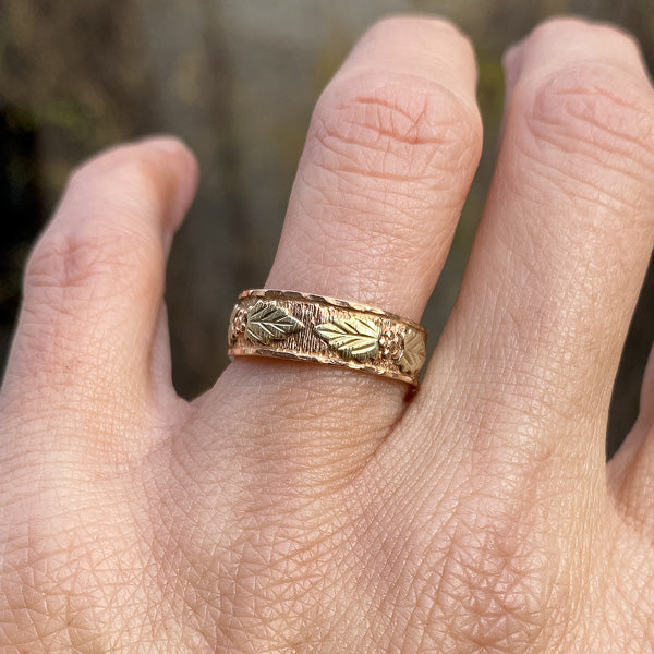 Victorian Two-toned Gold Band sold by Doyle and Doyle an antique and vintage jewelry boutique